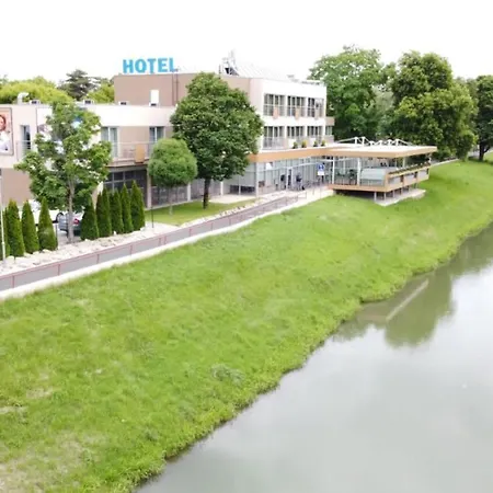 River 4*