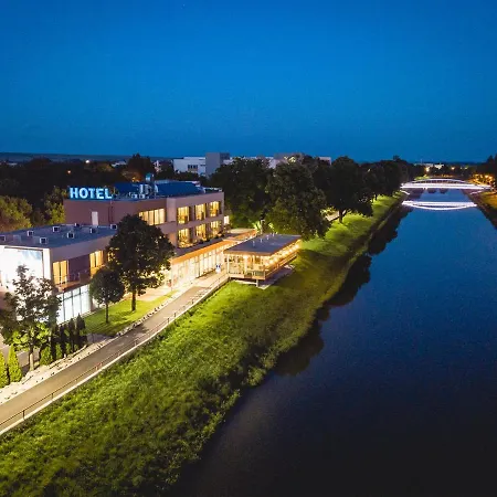 Hotel River