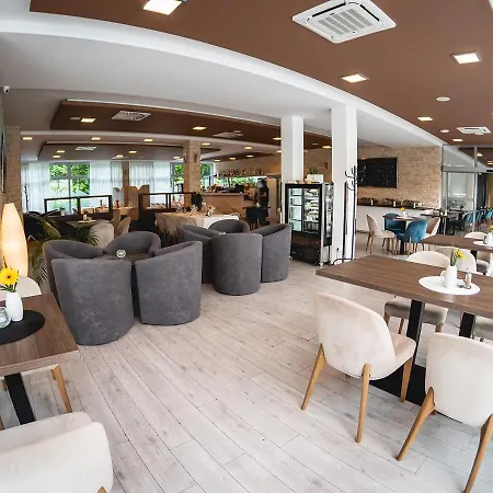 Szálloda River Nyitra