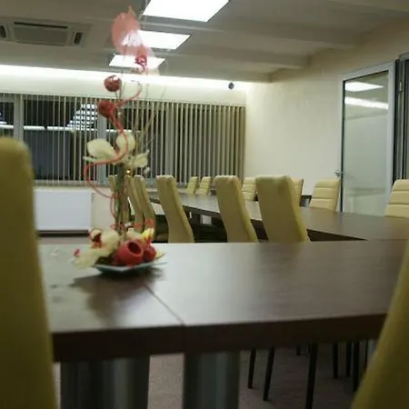 Hotel River 4*