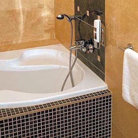 River Hotel 4*