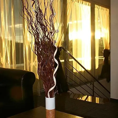 River Hotel