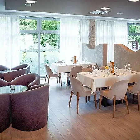 River Hotel Neutra